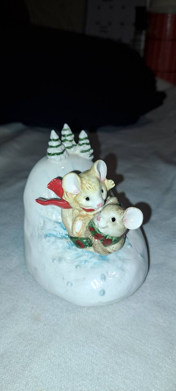 Vintage 80s Otagiri Japan Winter Wonderland Rotating Mice Music Box Works